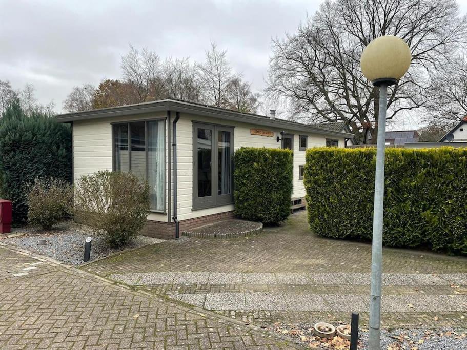 Gezellig Chalet Op De Prachtige Veluwe Putten Exterior foto